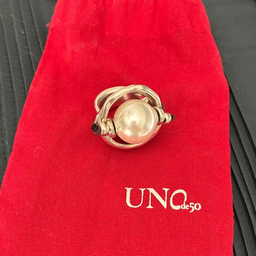 Bague Uno de 50. NEW PRICE